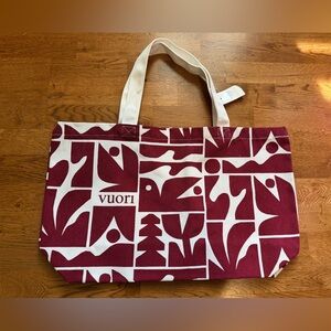 NWT Vuori Large Red Cream Graphic Holiday Tote